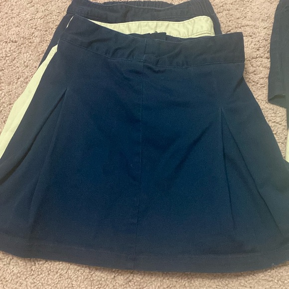 5 Skorts S(6-7). Used 1 school year - Picture 2 of 2